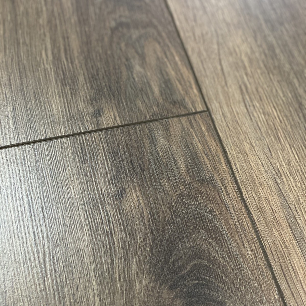 laminat-greenwald-deluxe-dub-antik-33-klass-12-mm.jpg